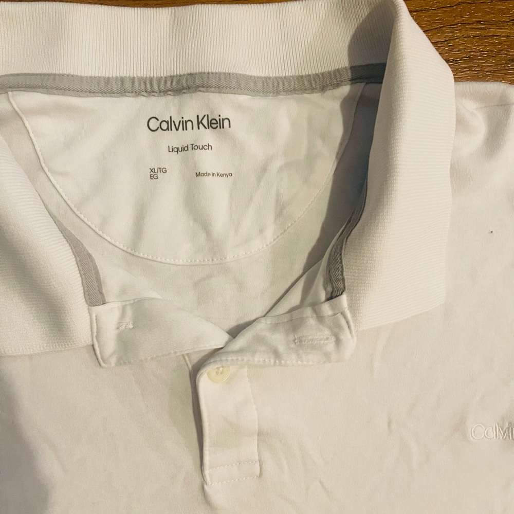 Calvin Klein - Picture 3 of 4
